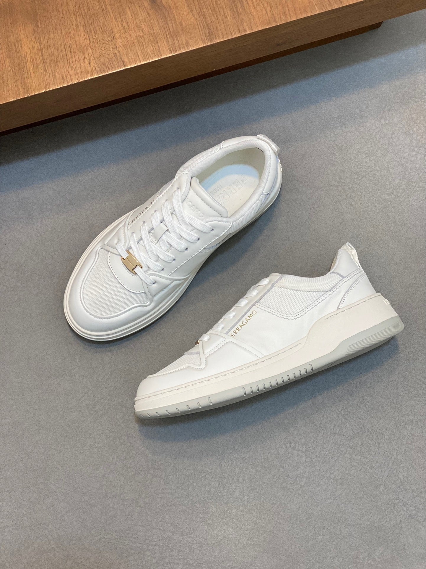 FERRAGAMO Panelled Sneakers (VARIOS COLORES)