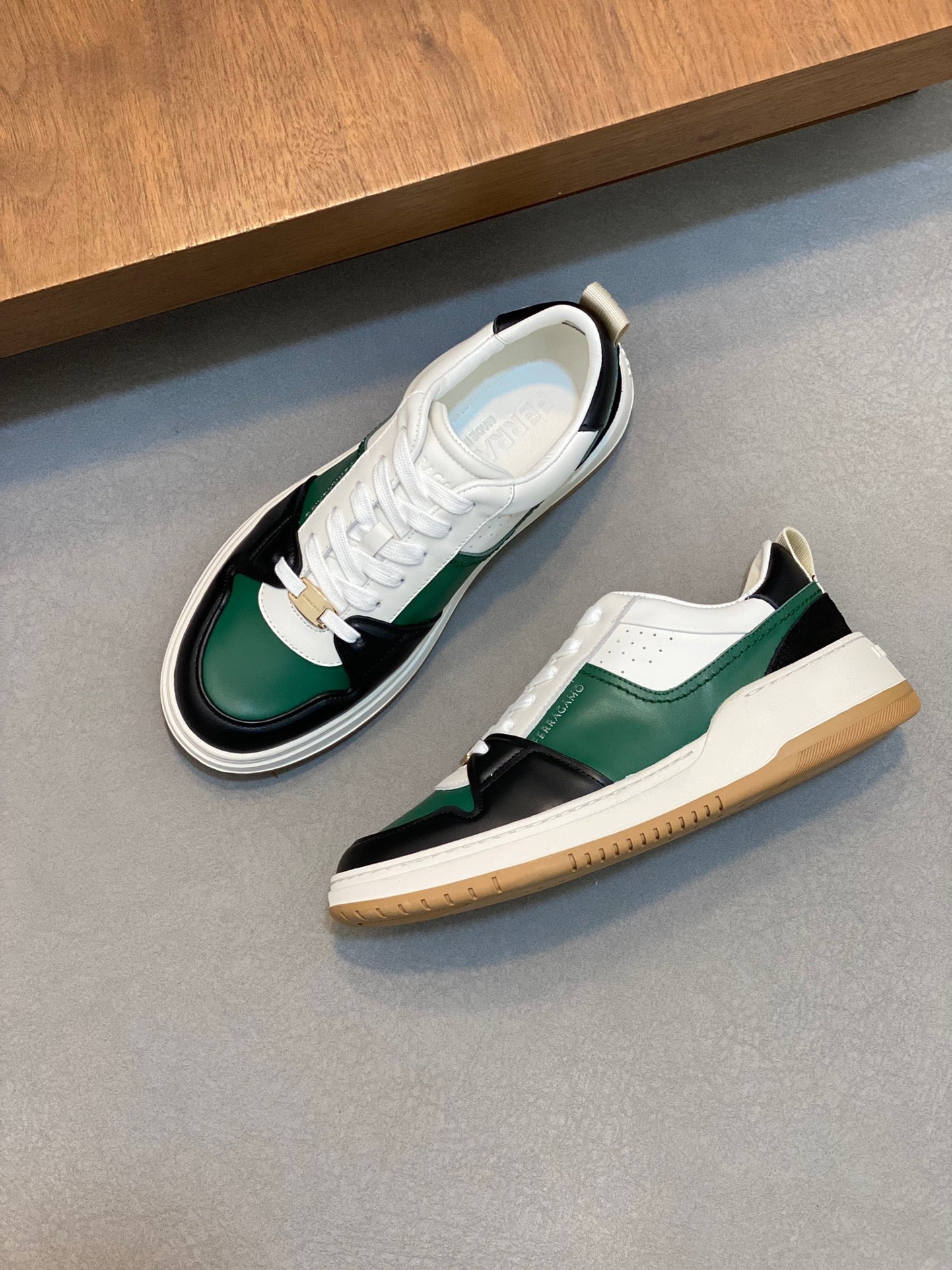 FERRAGAMO Panelled Sneakers (VARIOS COLORES)