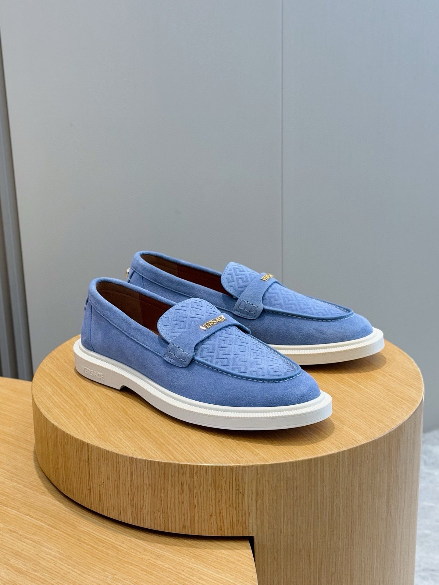 VERSACE GIULIANO MOCASINES (Varios)