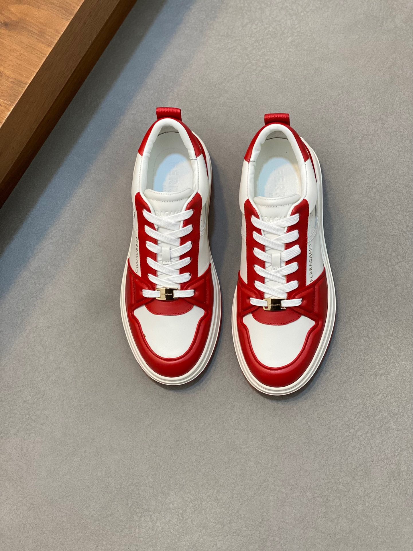 FERRAGAMO Panelled Sneakers (VARIOS COLORES)