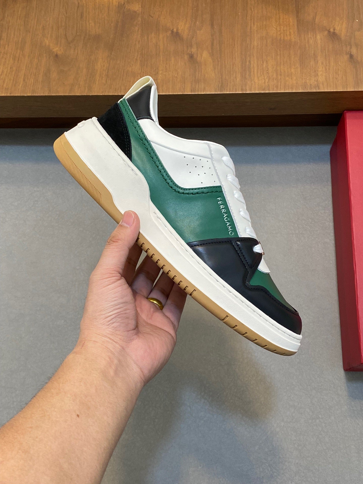 FERRAGAMO Panelled Sneakers (VARIOS COLORES)