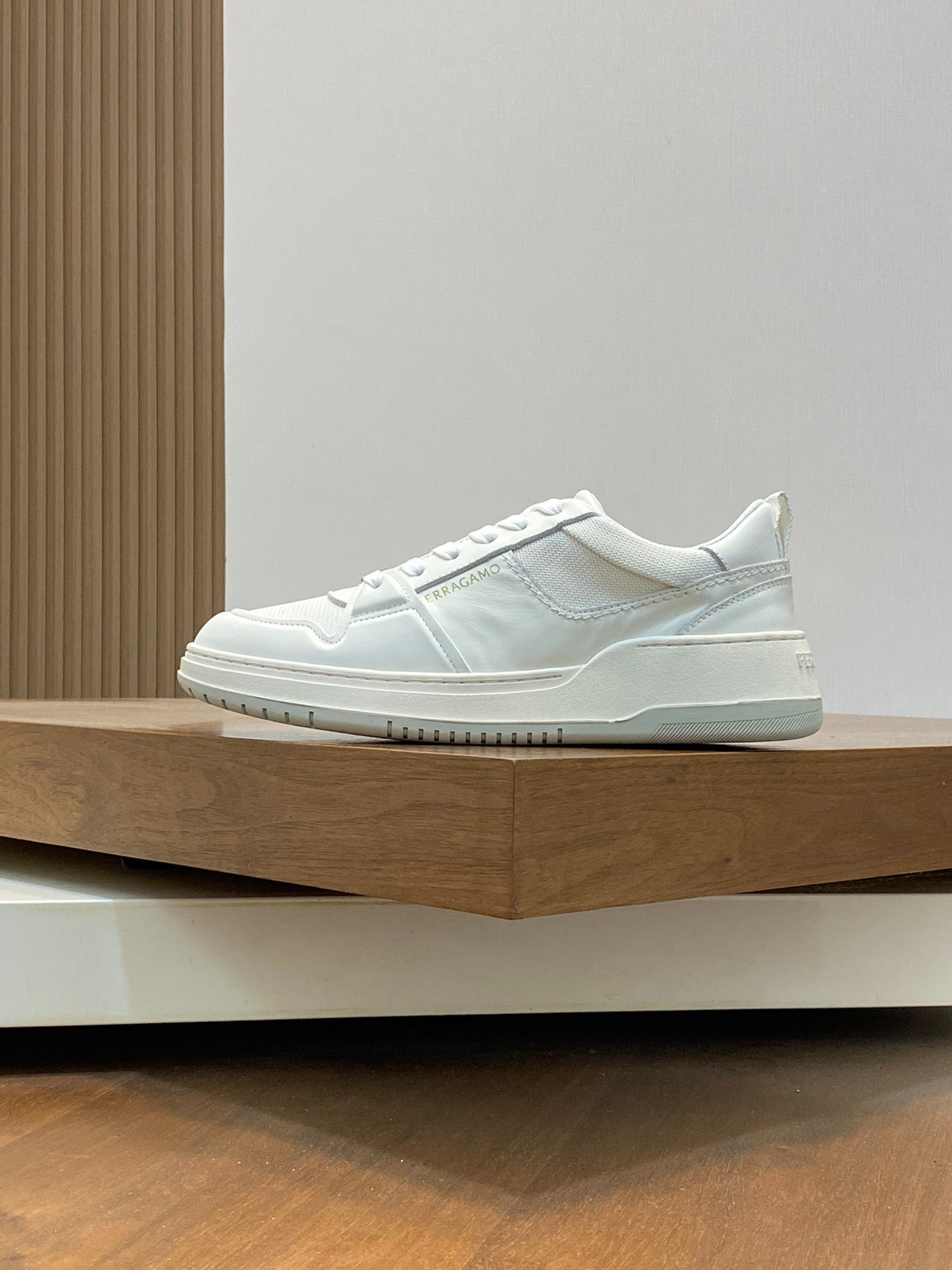 FERRAGAMO Panelled Sneakers (VARIOS COLORES)