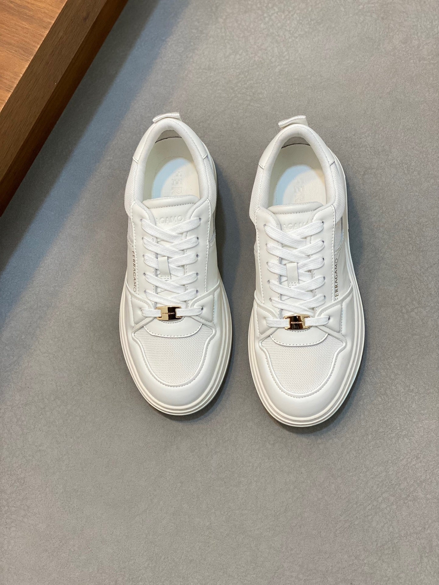 FERRAGAMO Panelled Sneakers (VARIOS COLORES)