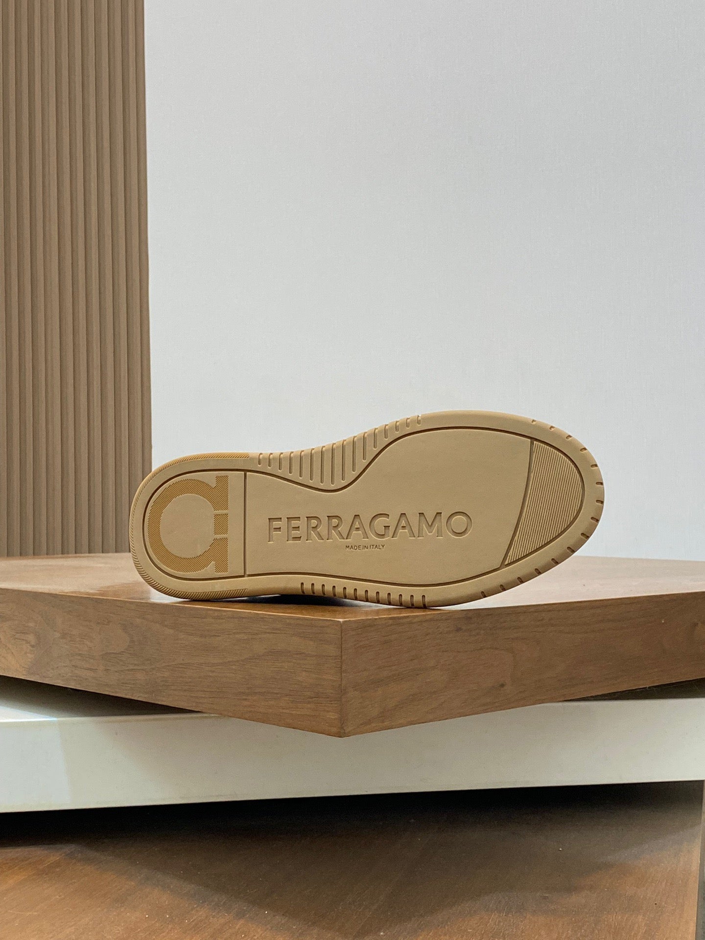 FERRAGAMO Panelled Sneakers (VARIOS COLORES)