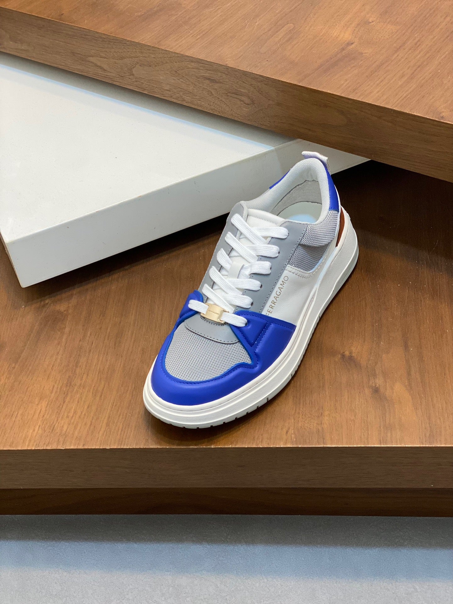 FERRAGAMO Panelled Sneakers (VARIOS COLORES)