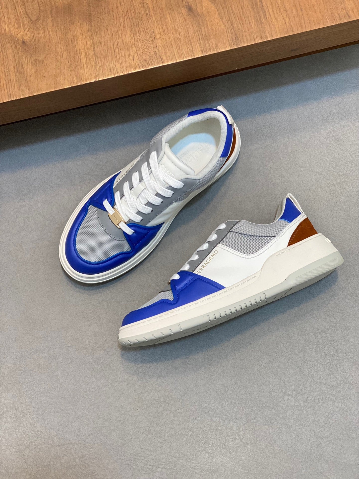 FERRAGAMO Panelled Sneakers (VARIOS COLORES)