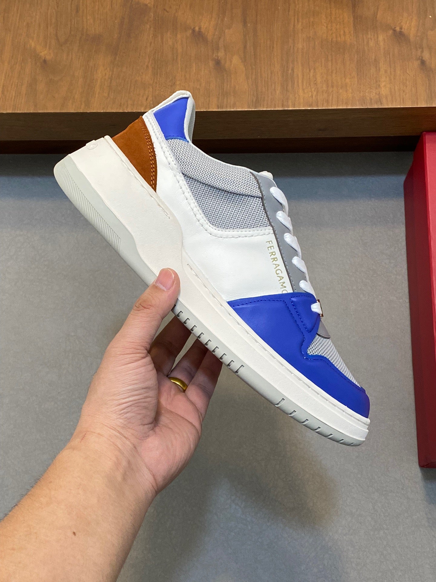 FERRAGAMO Panelled Sneakers (VARIOS COLORES)