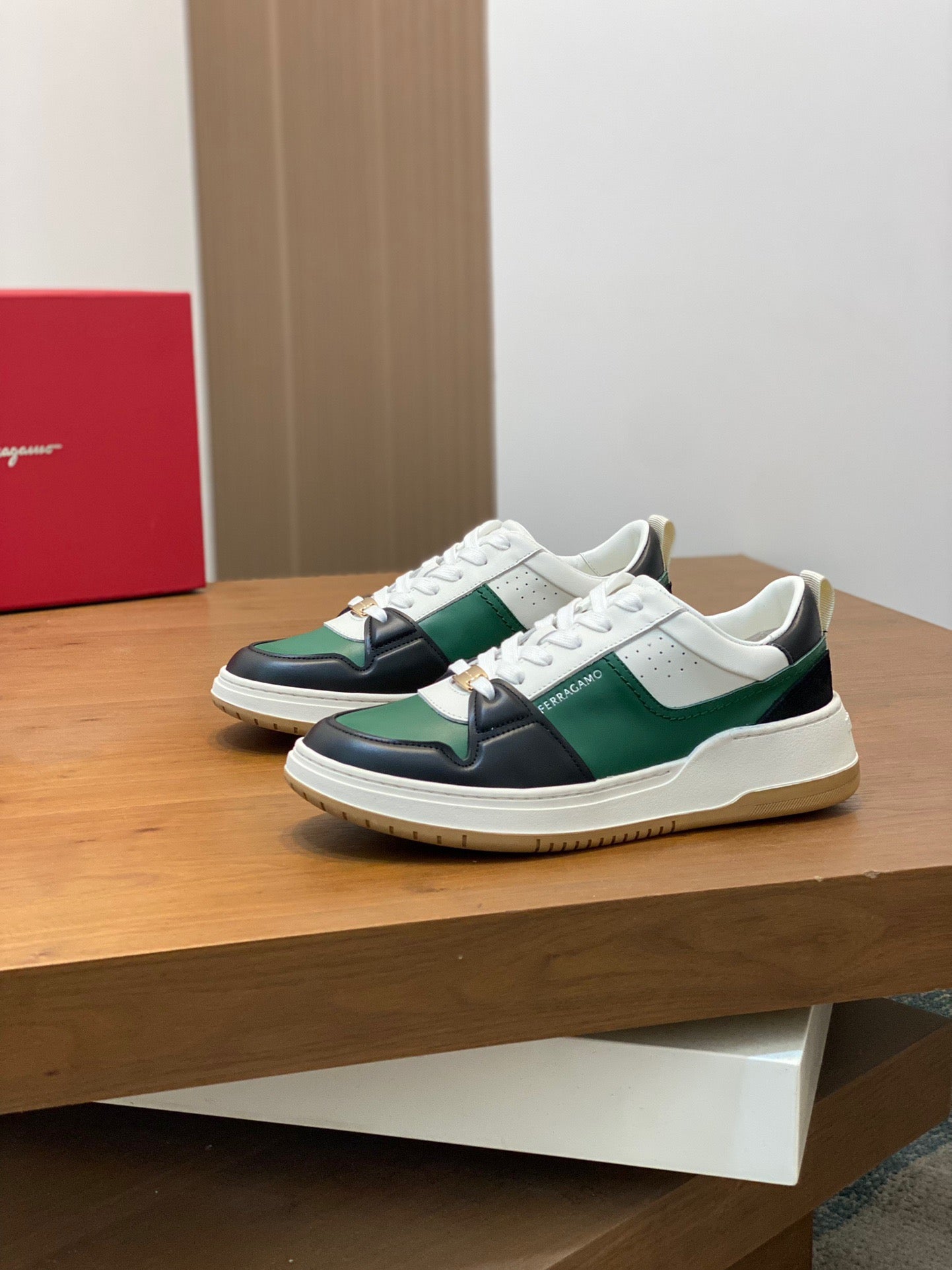 FERRAGAMO Panelled Sneakers (VARIOS COLORES)