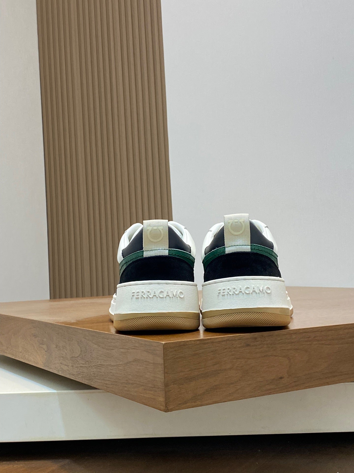 FERRAGAMO Panelled Sneakers (VARIOS COLORES)