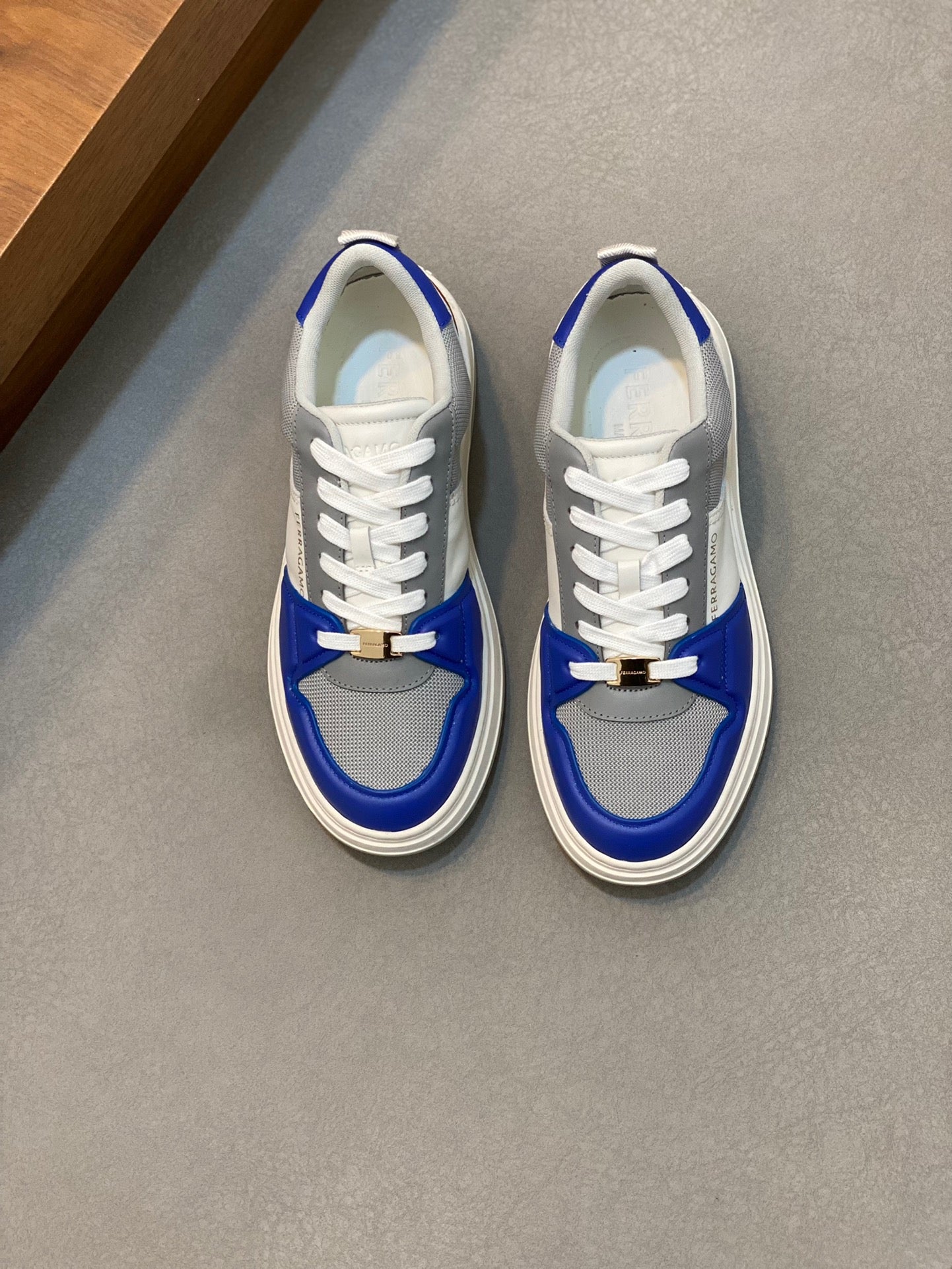 FERRAGAMO Panelled Sneakers (VARIOS COLORES)