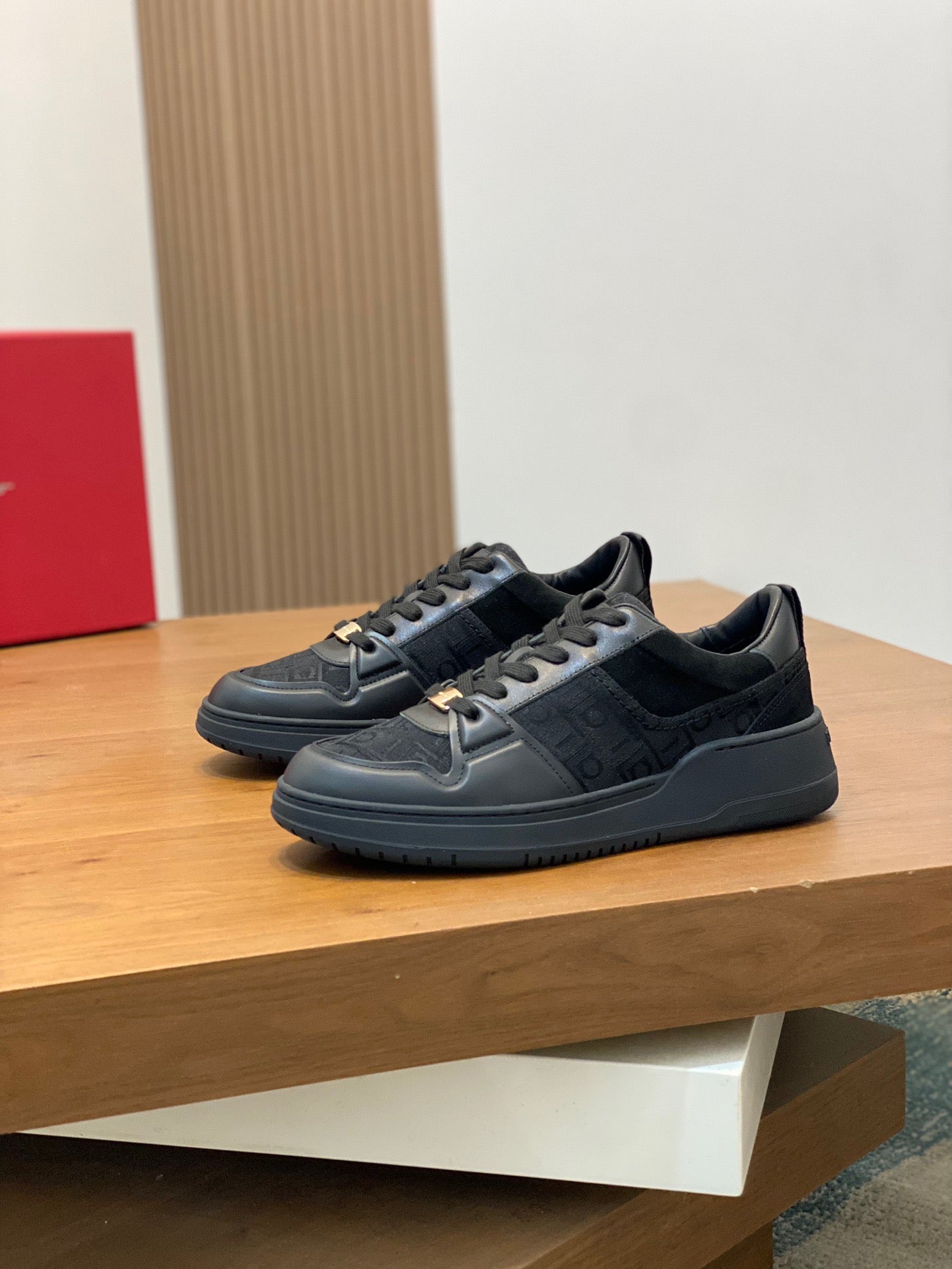 FERRAGAMO Panelled Sneakers (VARIOS COLORES)