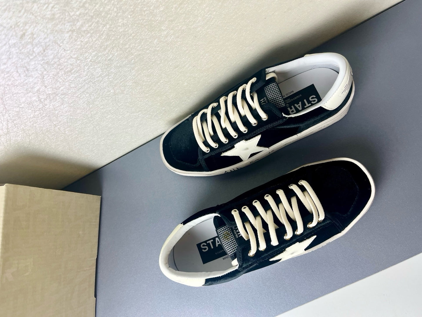 Golden Goose Sneakers 2025