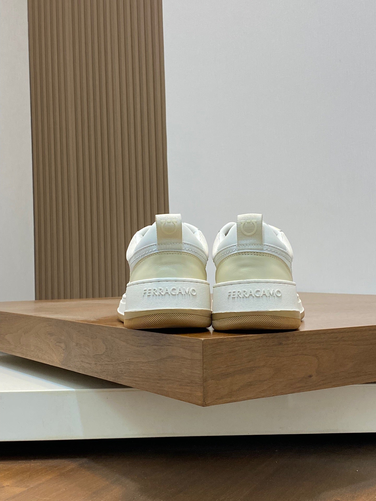 FERRAGAMO Panelled Sneakers (VARIOS COLORES)