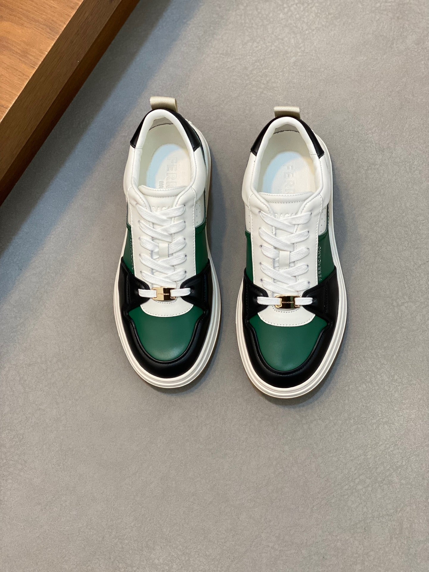 FERRAGAMO Panelled Sneakers (VARIOS COLORES)