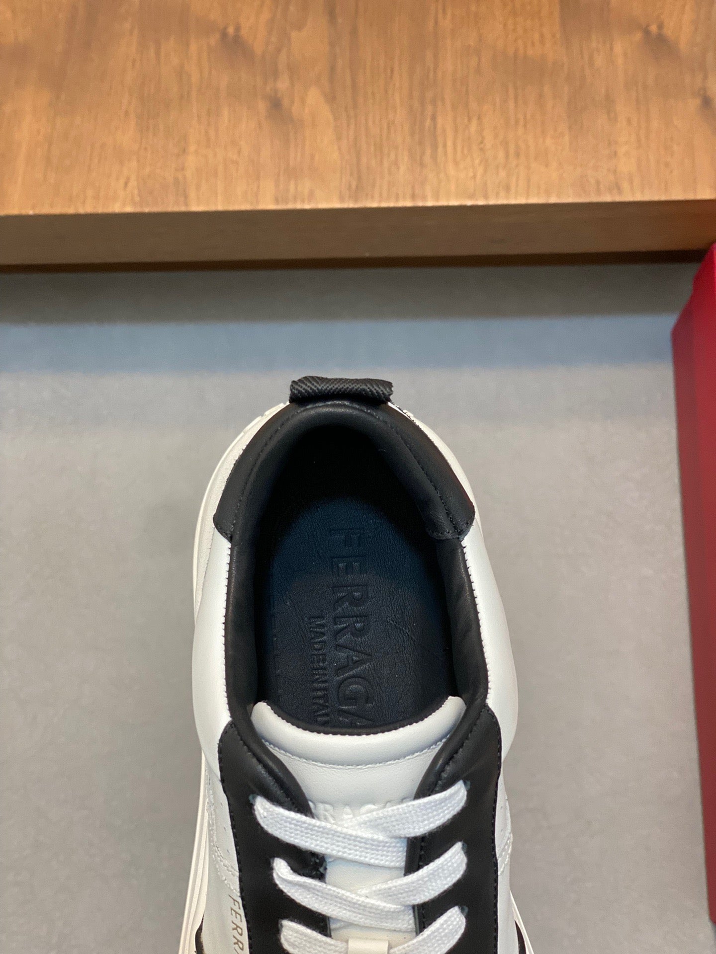 FERRAGAMO Panelled Sneakers (VARIOS COLORES)