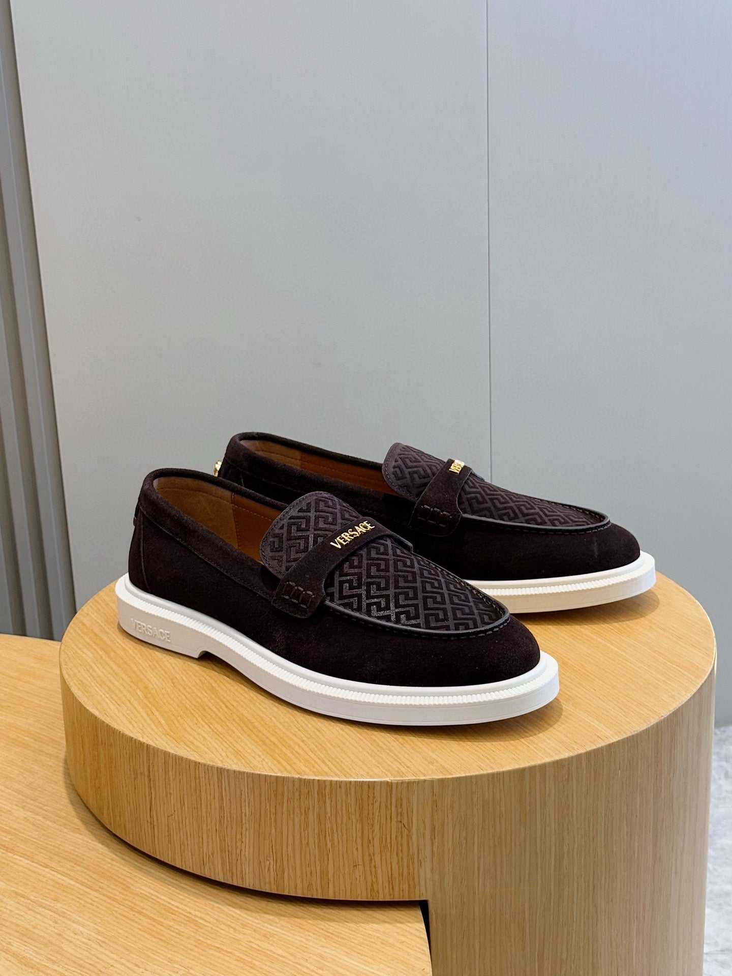 VERSACE GIULIANO MOCASINES (Varios)