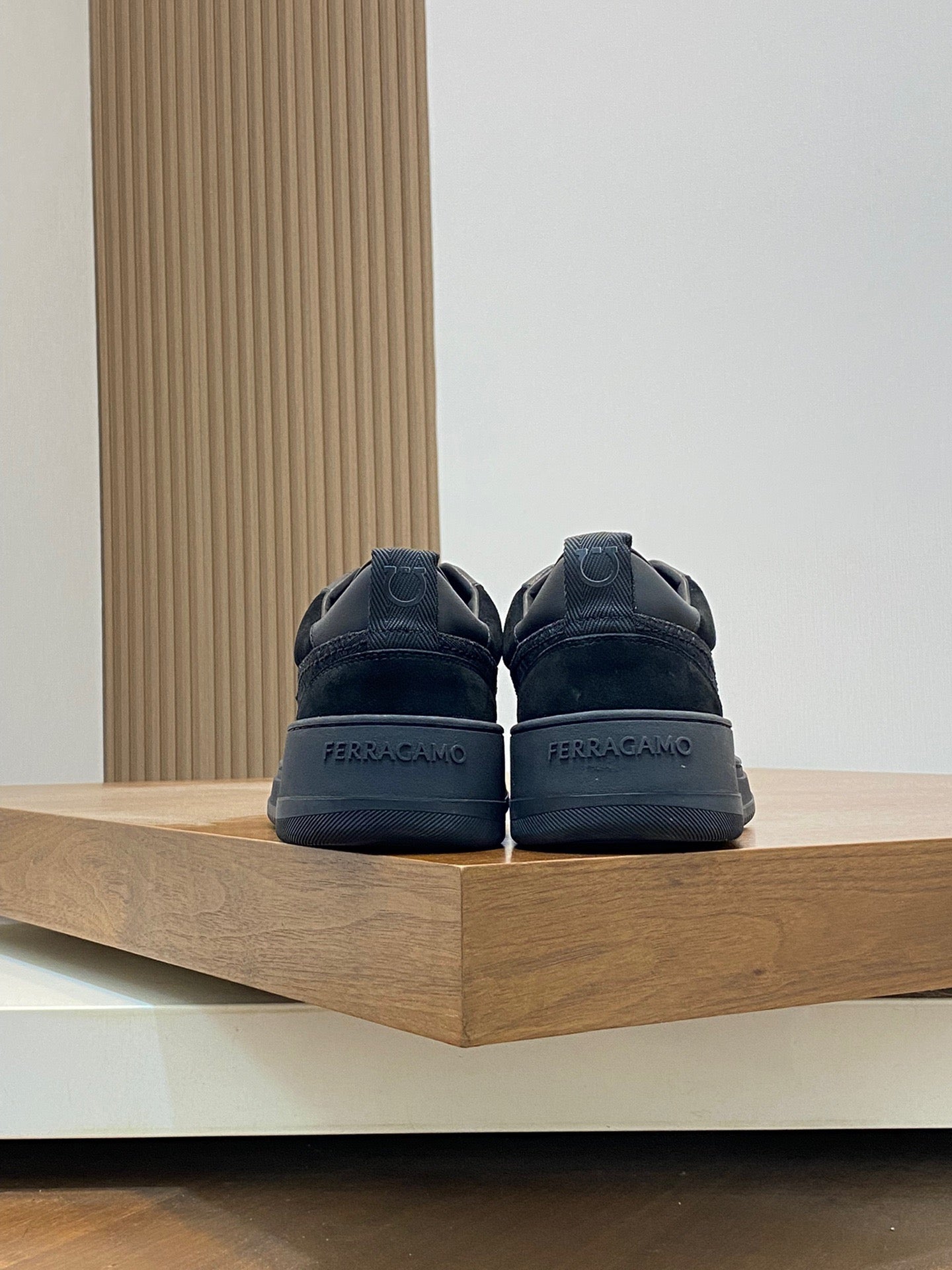 FERRAGAMO Panelled Sneakers (VARIOS COLORES)