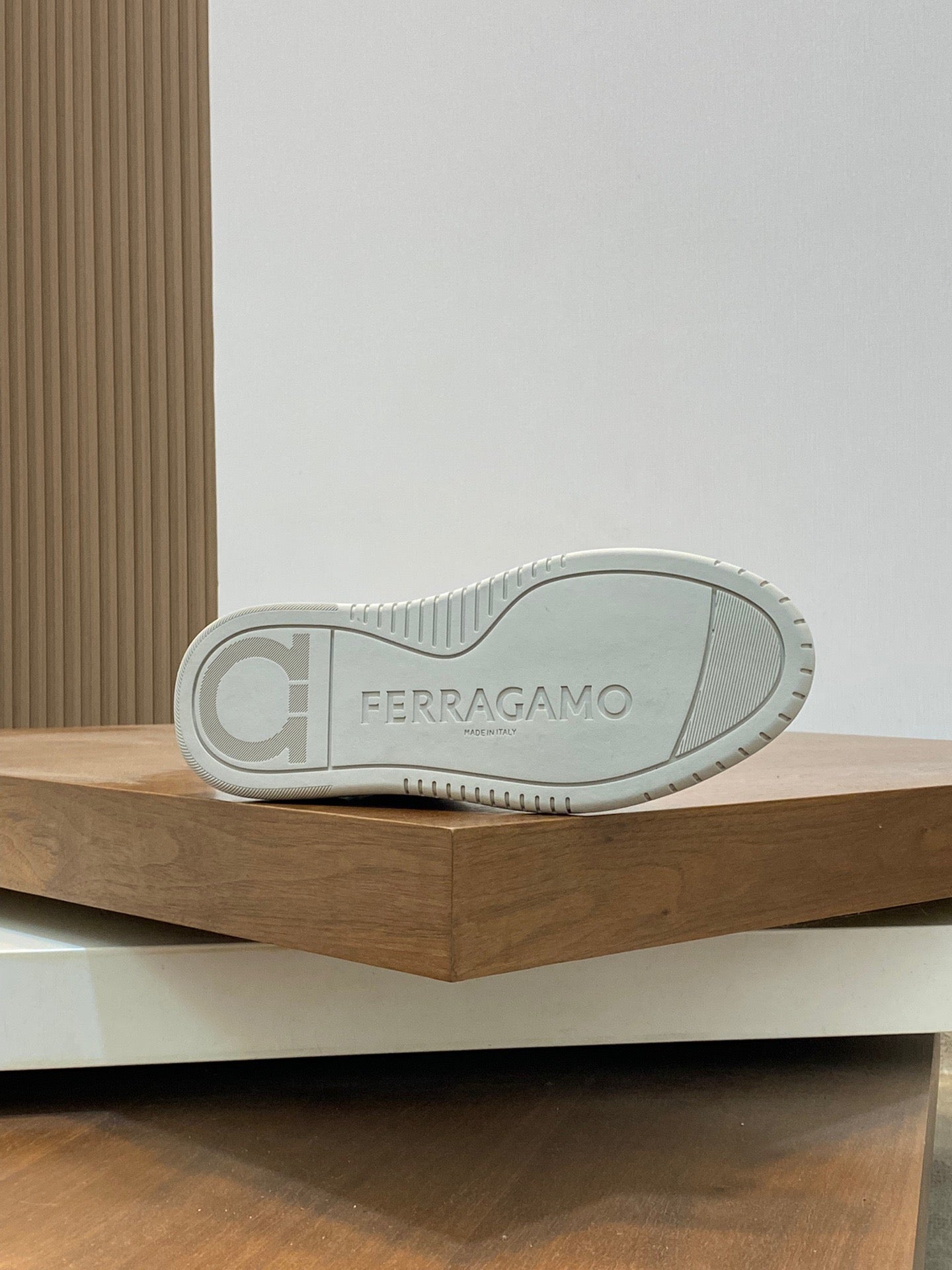 FERRAGAMO Panelled Sneakers (VARIOS COLORES)