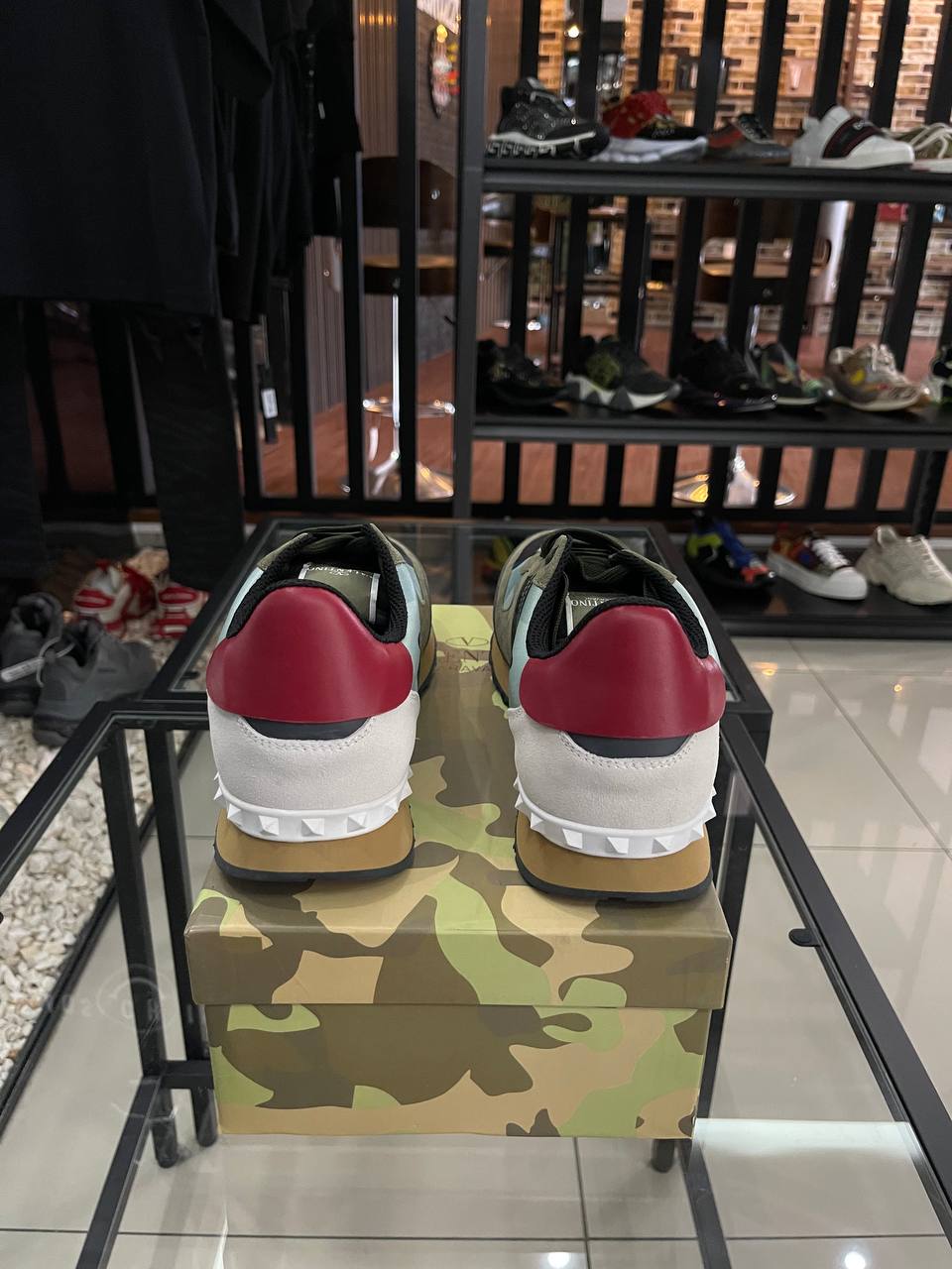 FEET00129 VL