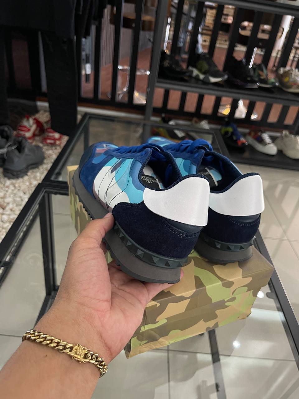 FEET00130 VL