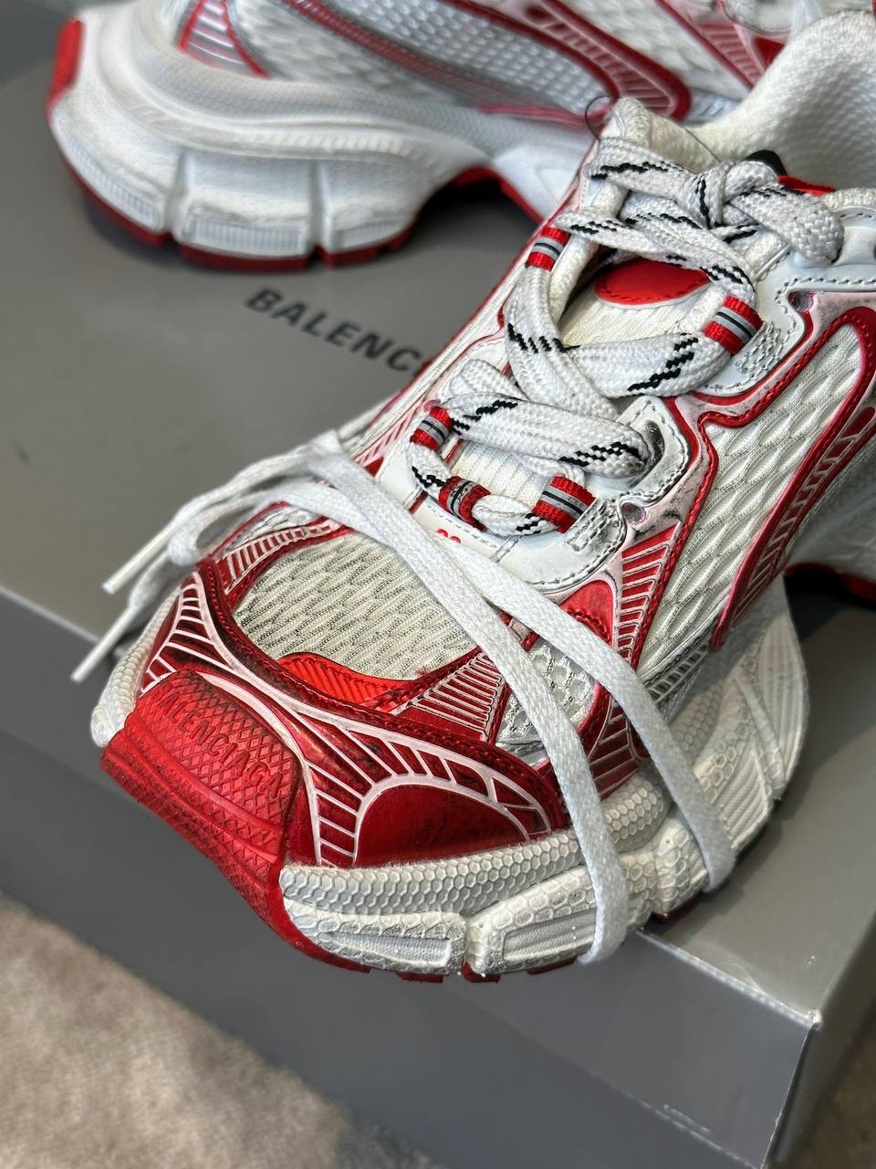 FEET00111 BALEN