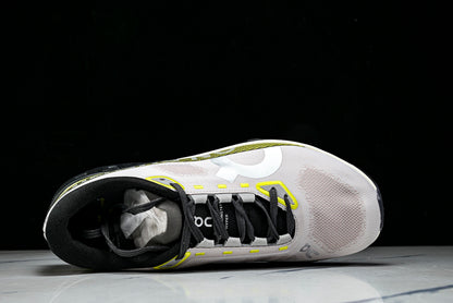 ON CLOUDMONSTER (Varios)