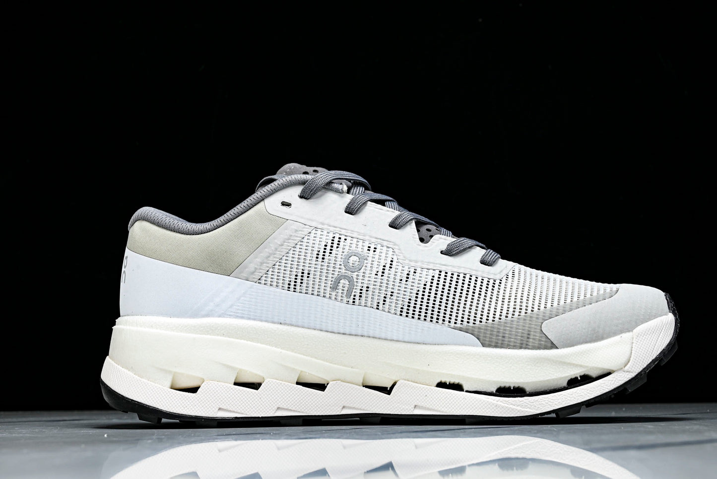 ON CLOUDMONSTER (Varios)