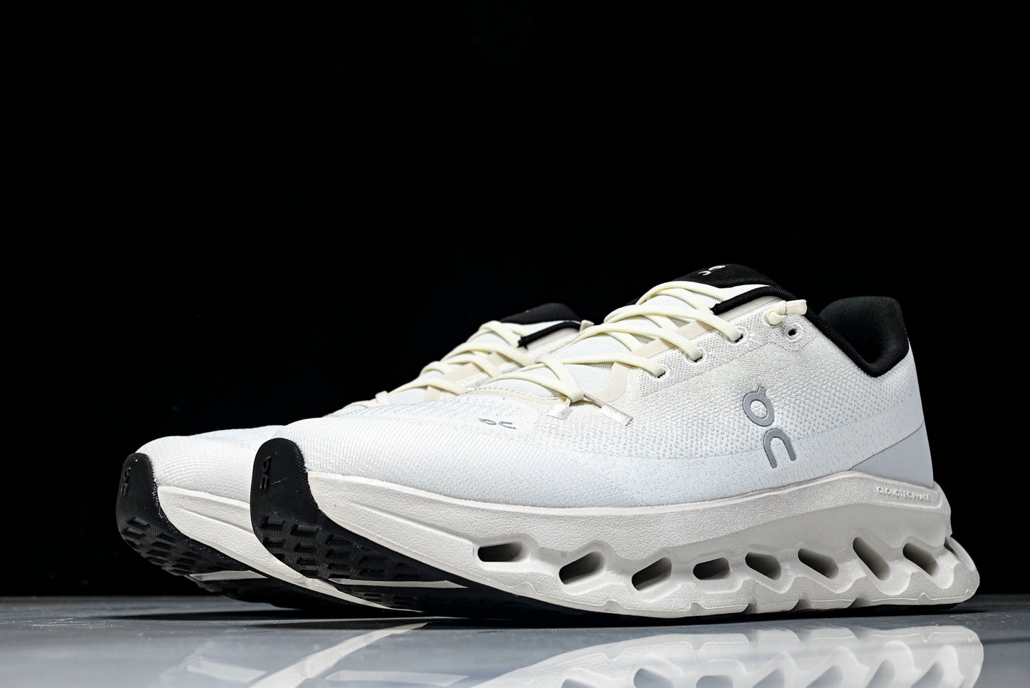 ON CLOUDTILT (Varios)