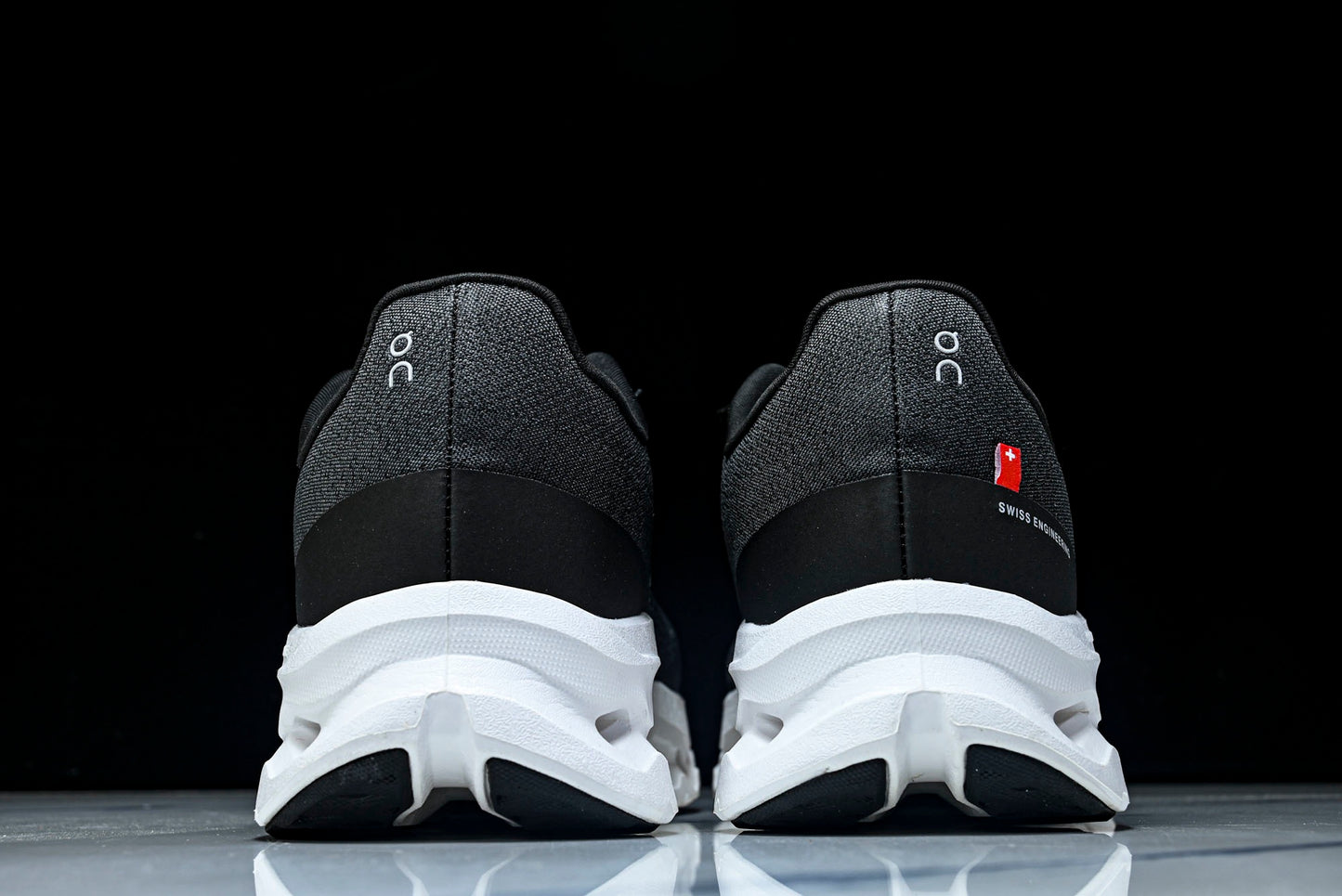 ON CLOUDTILT (Varios)