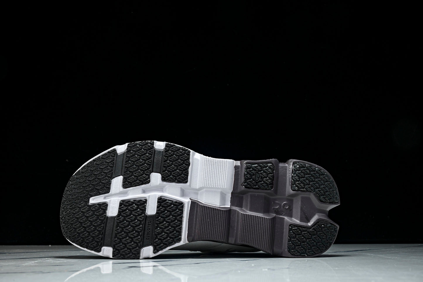 ON CLOUDFLAYER5 (Varios)