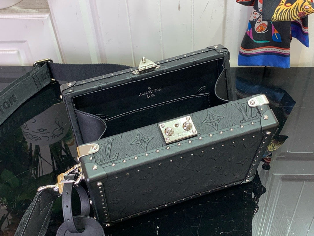 LV Clutch Box M12876