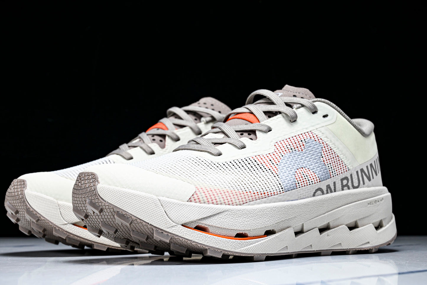 ON CLOUDMONSTER (Varios)