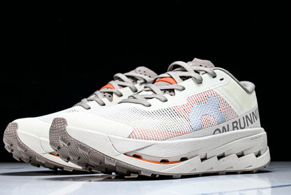 ON CLOUDMONSTER (Varios)