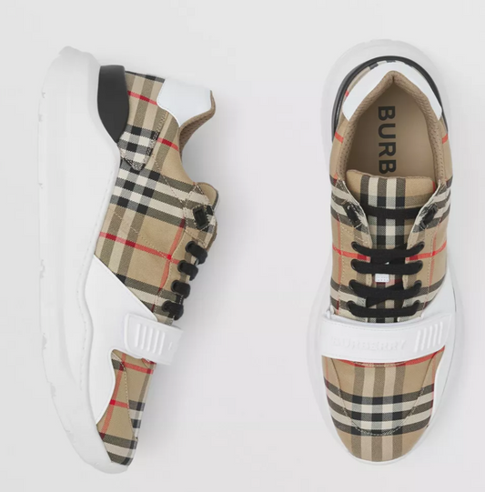 BURBERRY Broche (Varios Modelos)