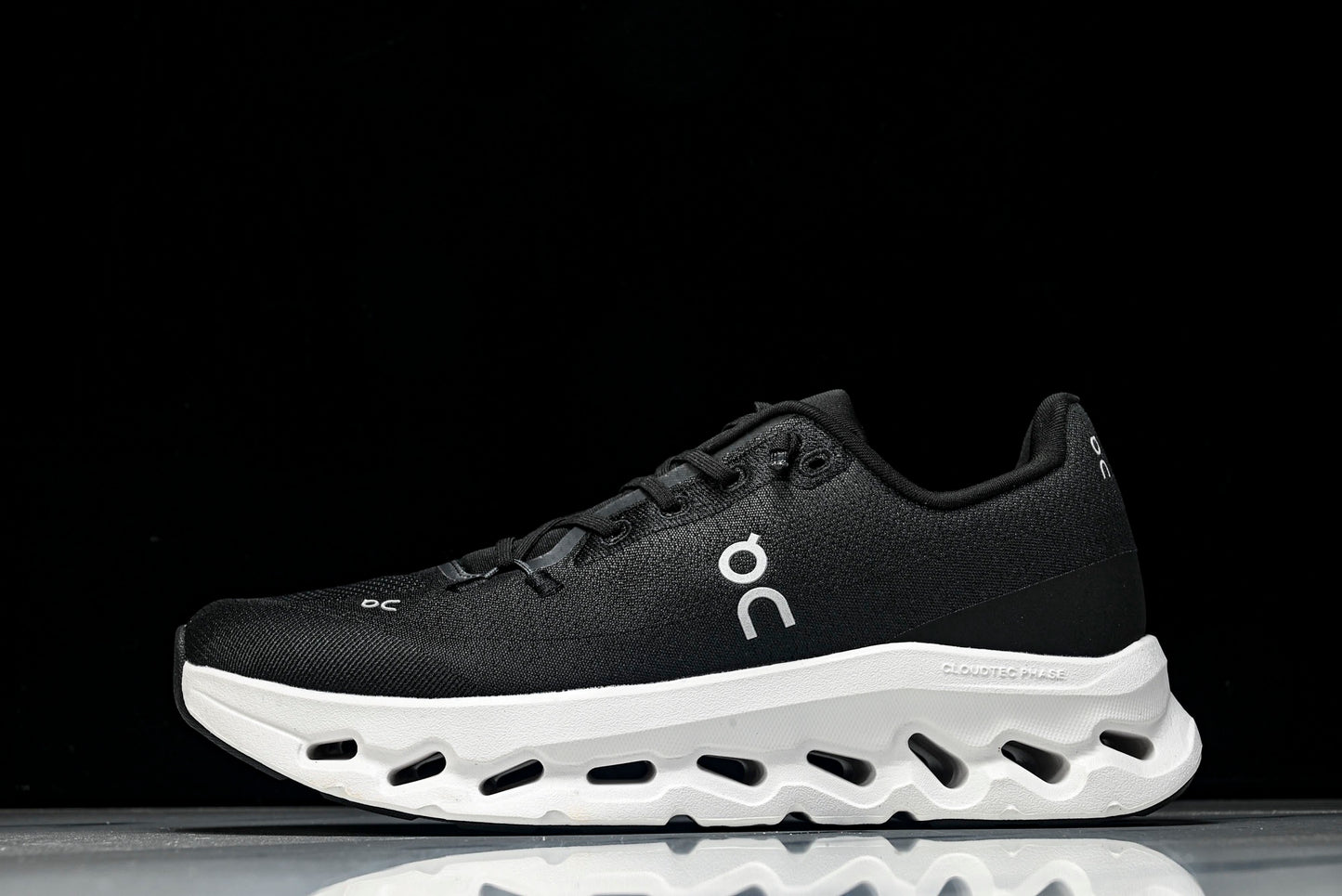 ON CLOUDTILT (Varios)