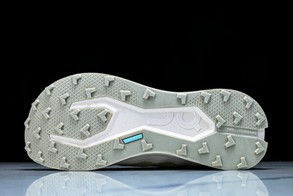 ON CLOUDMONSTER (Varios)