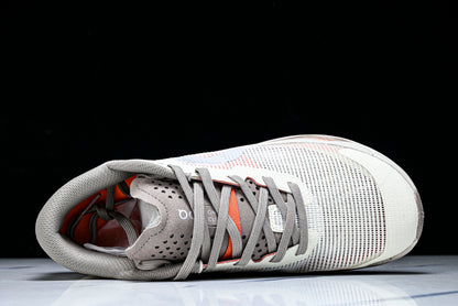 ON CLOUDMONSTER (Varios)