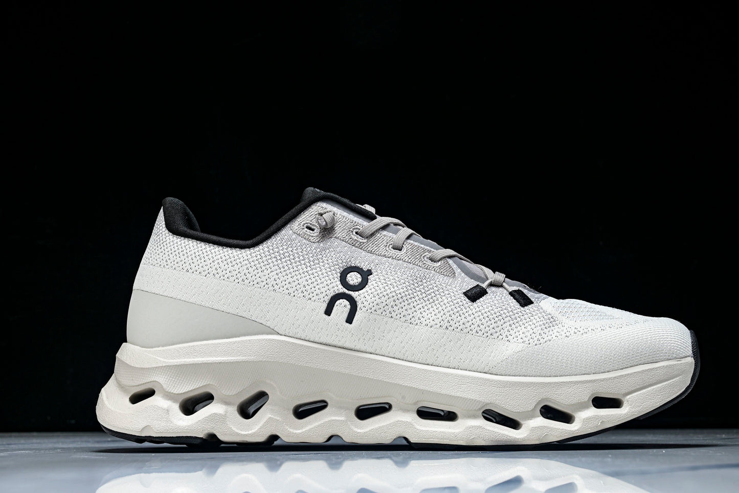 ON CLOUDTILT (Varios)