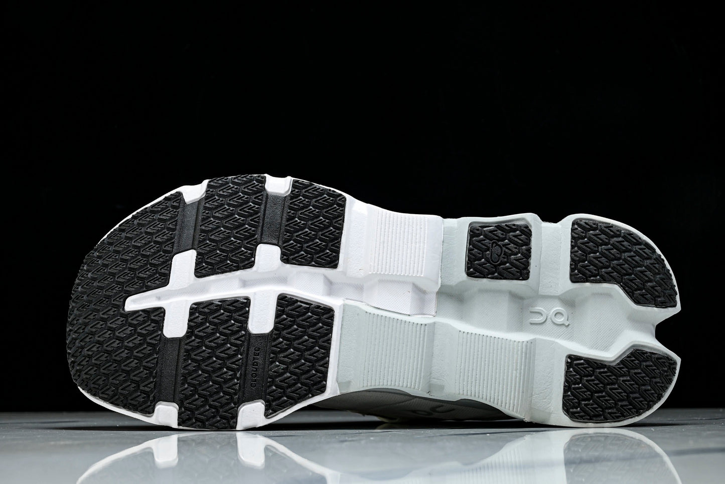 ON CLOUDFLAYER5 (Varios)