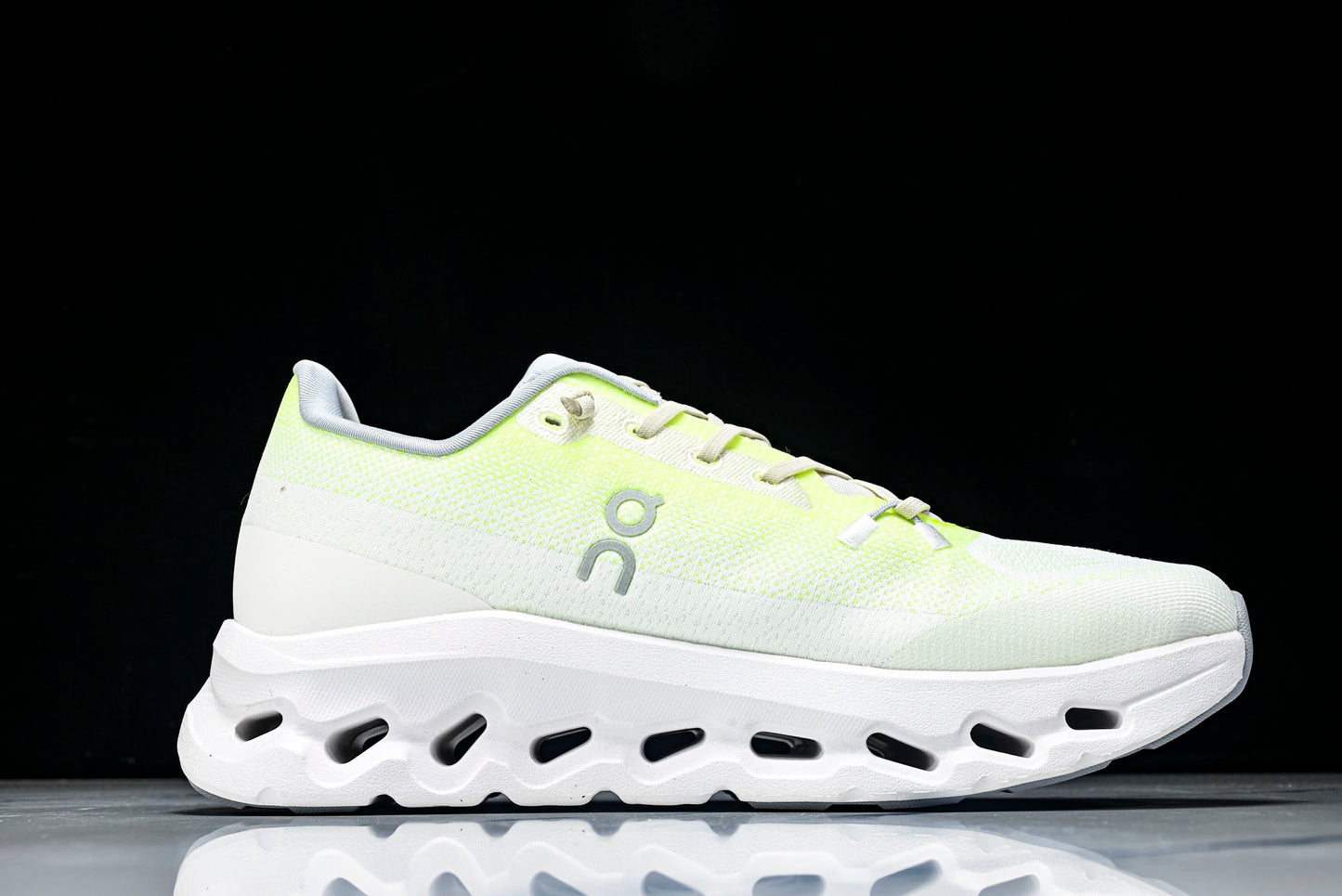 ON CLOUDTILT (Varios)