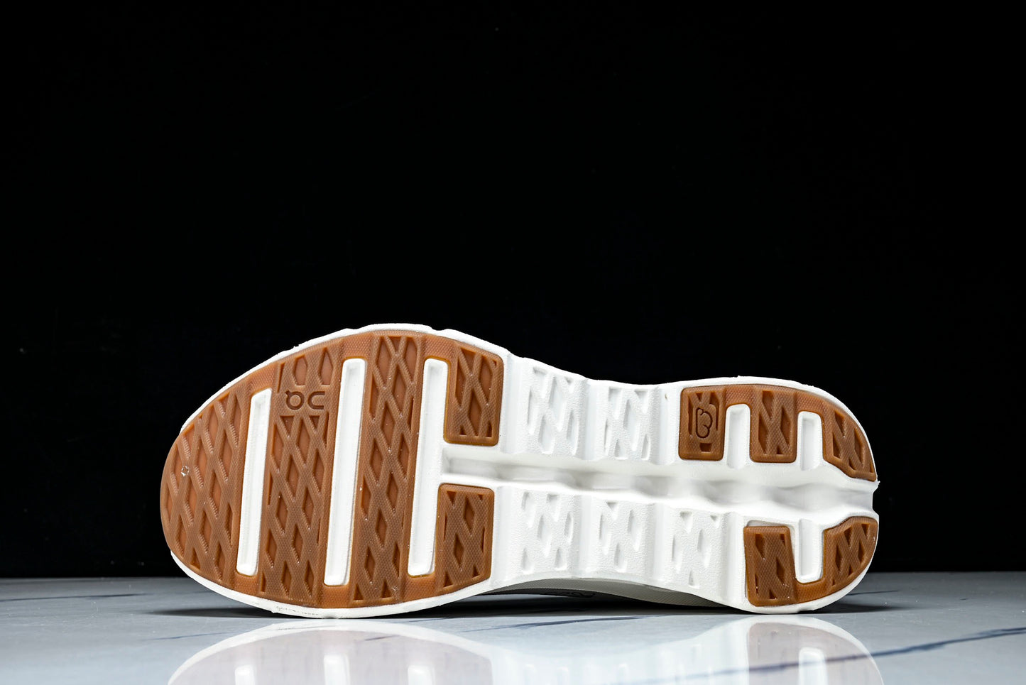 ON CLOUDTILT 2.0 (Varios)