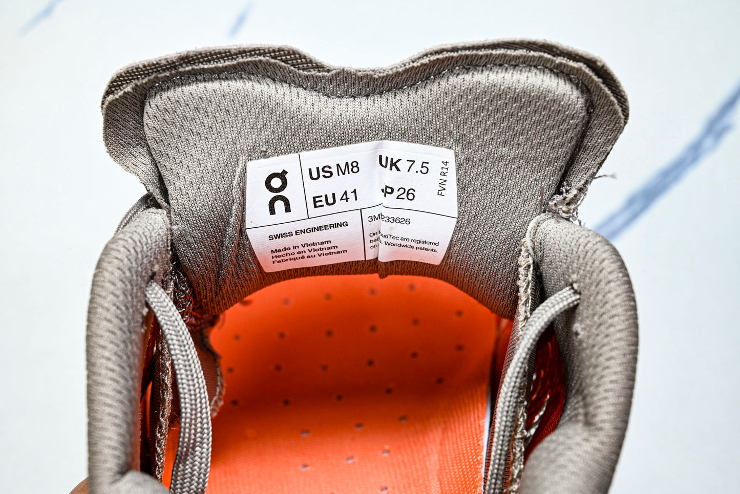 ON CLOUDMONSTER (Varios)