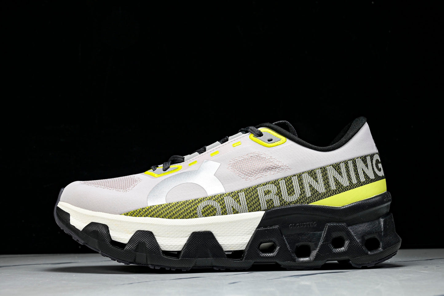 ON CLOUDMONSTER (Varios)