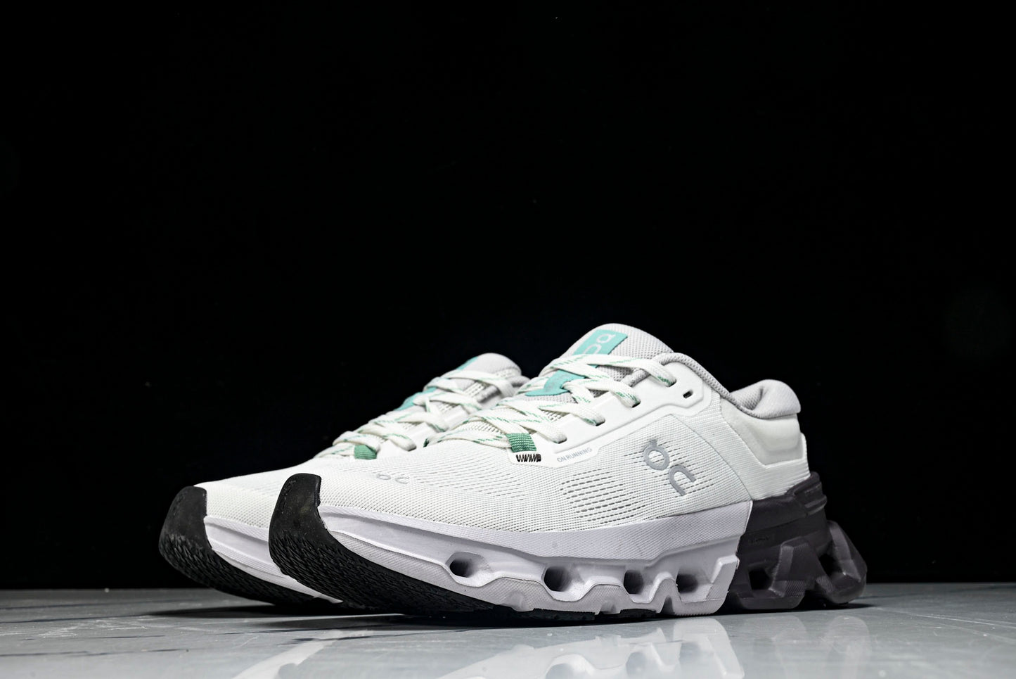 ON CLOUDFLAYER5 (Varios)