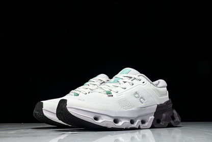 ON CLOUDFLAYER5 (Varios)