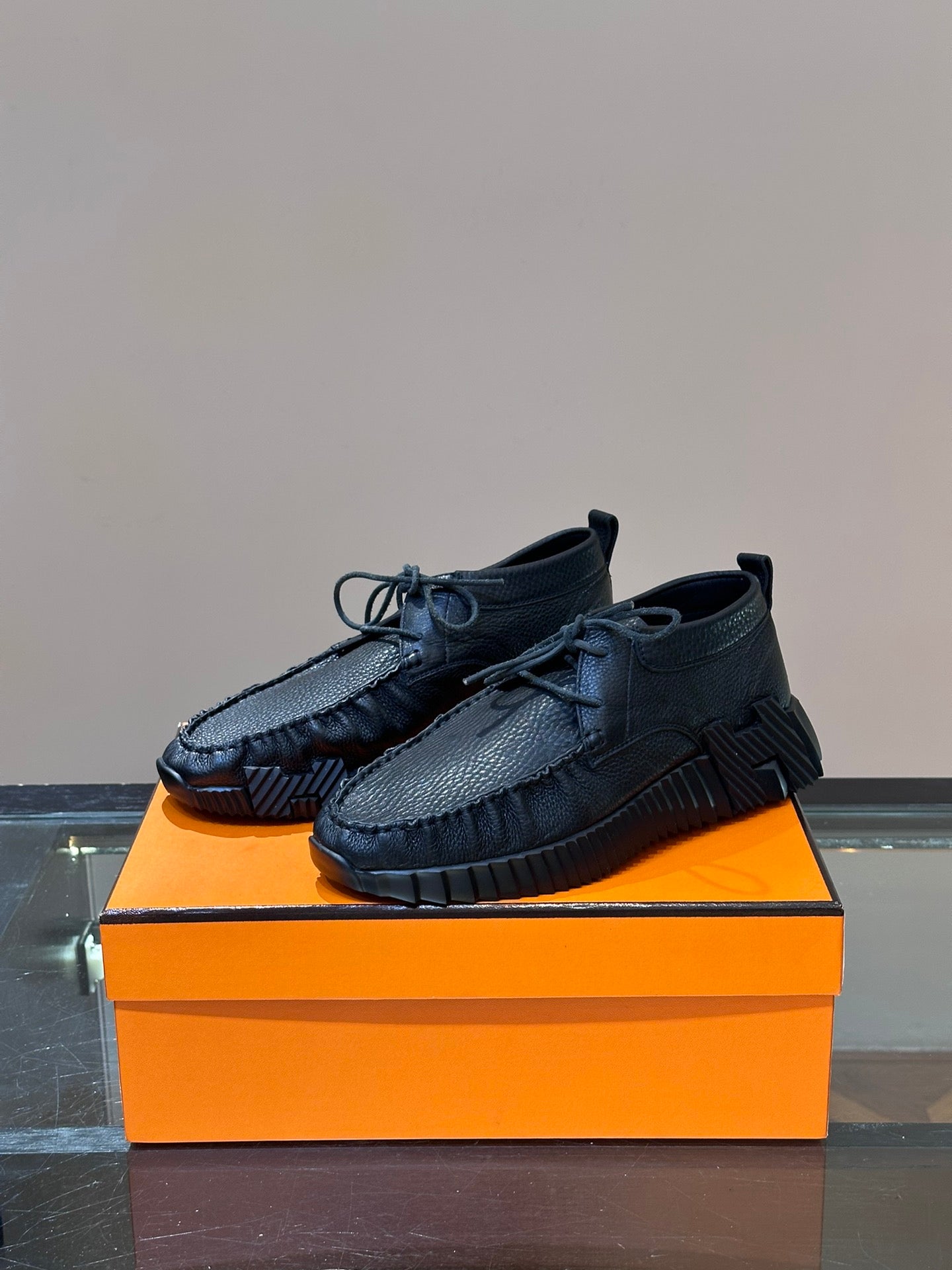 HERMES Bouncing sneaker shoes (VARIOS)