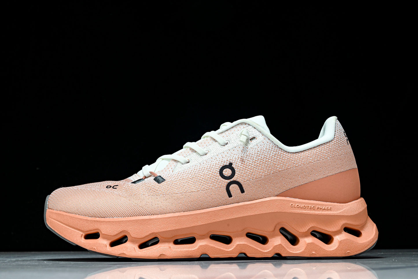 ON CLOUDTILT (Varios)