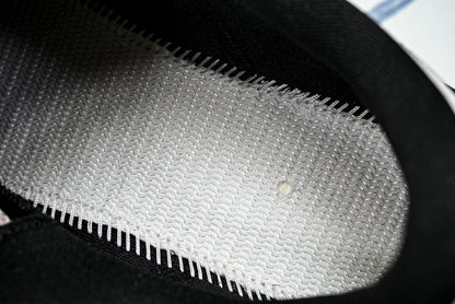 ON CLOUDMONSTER (Varios)