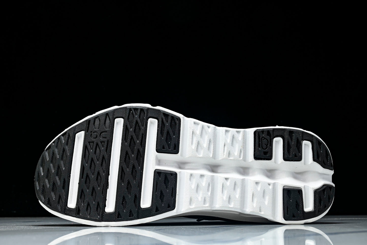 ON CLOUDTILT (Varios)