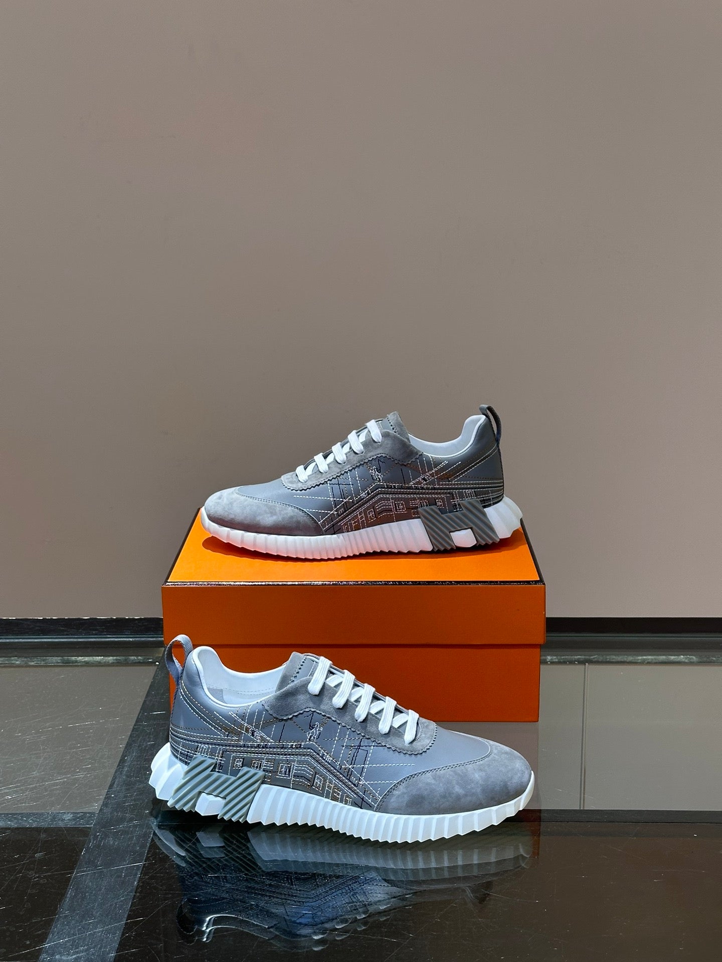 HERMES Bouncing sneaker (VARIOS)